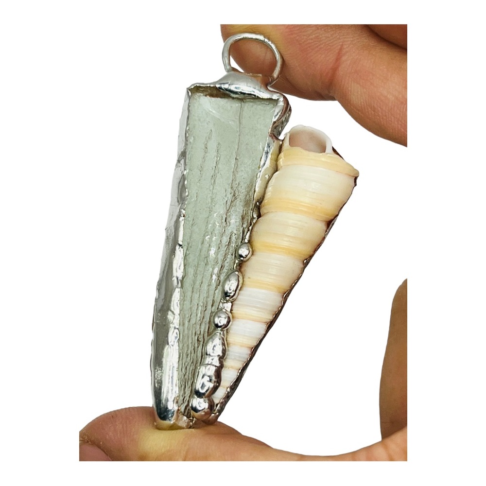 Green Sea Glass & Conch Pendant W/ Freshwater Pearls Encased Silver-Blend Frame - Picture 4 of 16